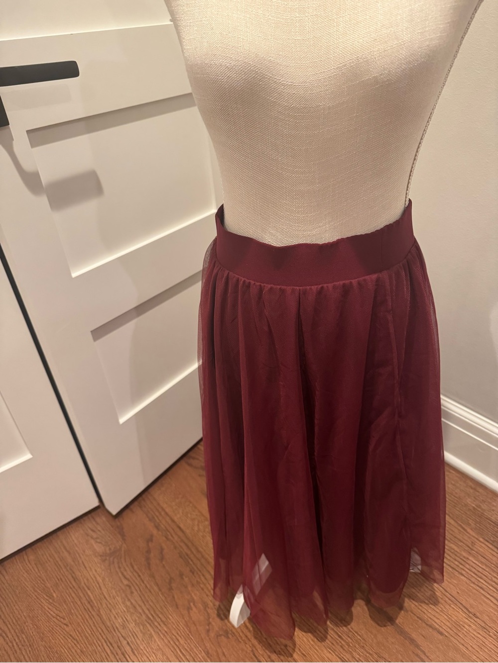 Chic Burgundy Tulle Skater Skirt - Comfortable Waistband